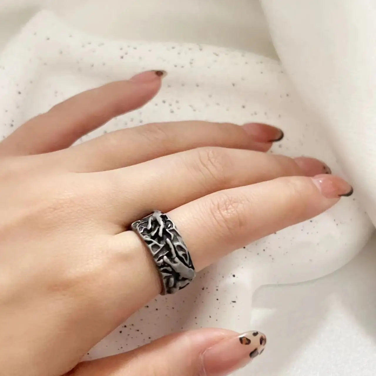 Vintage Goth Zinc Alloy Adjustable Open Finger Ring Men Hand In Hand Couple Rings For Lovers New Trend Valentine'S Day Gift